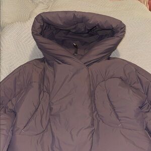 lululemon athletica Women's Puffer Jacket - Deep Purple